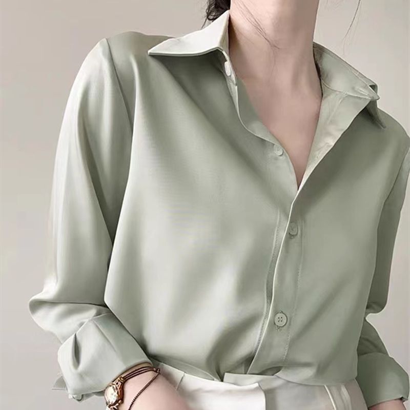 Simple and Elegant Green Satin Shirt for Women, Suitable for Work, with a Unique Design and a Sophisticated Feel, Spring Collection Simple and Elegant Green Satin Shirt for Women, Suitable for Work, with a Unique Design and a Sophisticated Feel, Spring Collection