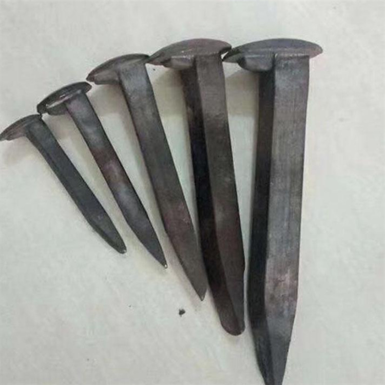 Fabricante de suministro de 12 * 120 clavos de minería ferroviaria 38kg / m de orbita para durmientes