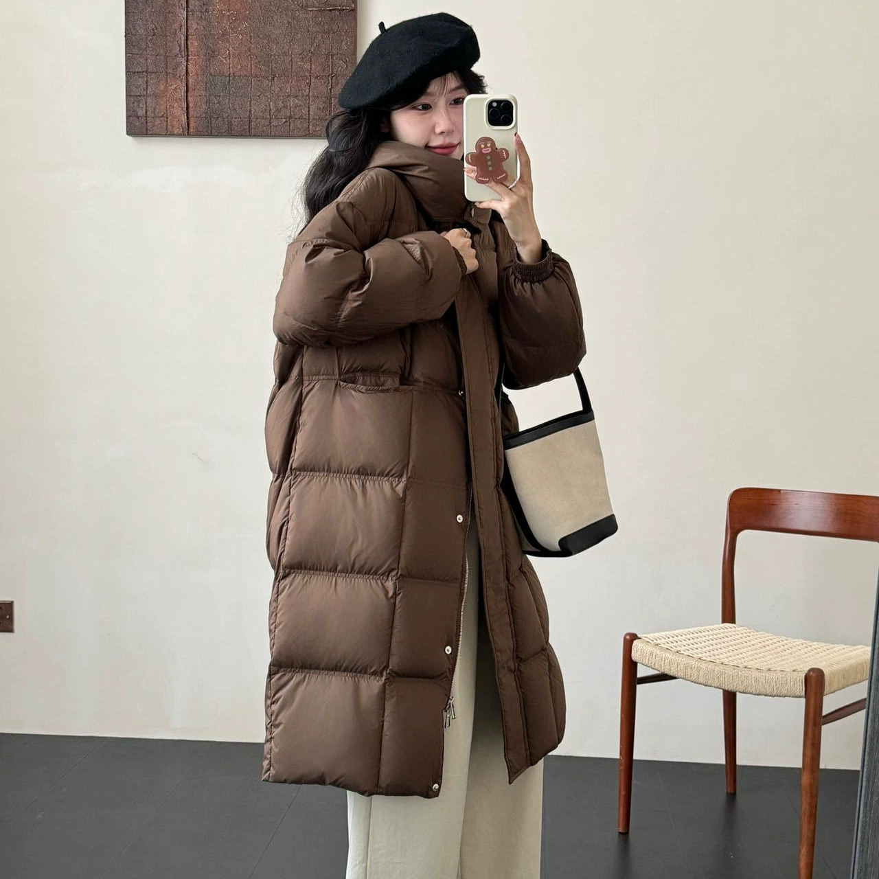 Новая белая утка пуховик на коленях зимой 2024 года толстый пуховик женский корейский свободный слоеный пиджак с капюшоном