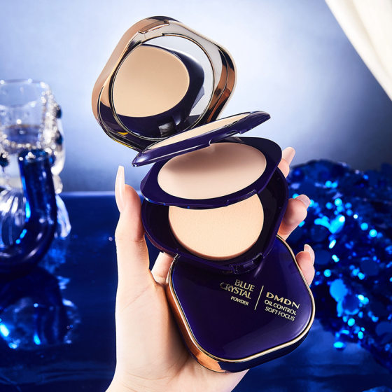 DMDN Sapphire Oil Control Soft Focus Makeup Holding Powder Cake Lasting Makeup Water-proof Sweat-proof Dry and Wet Dual-use Powder