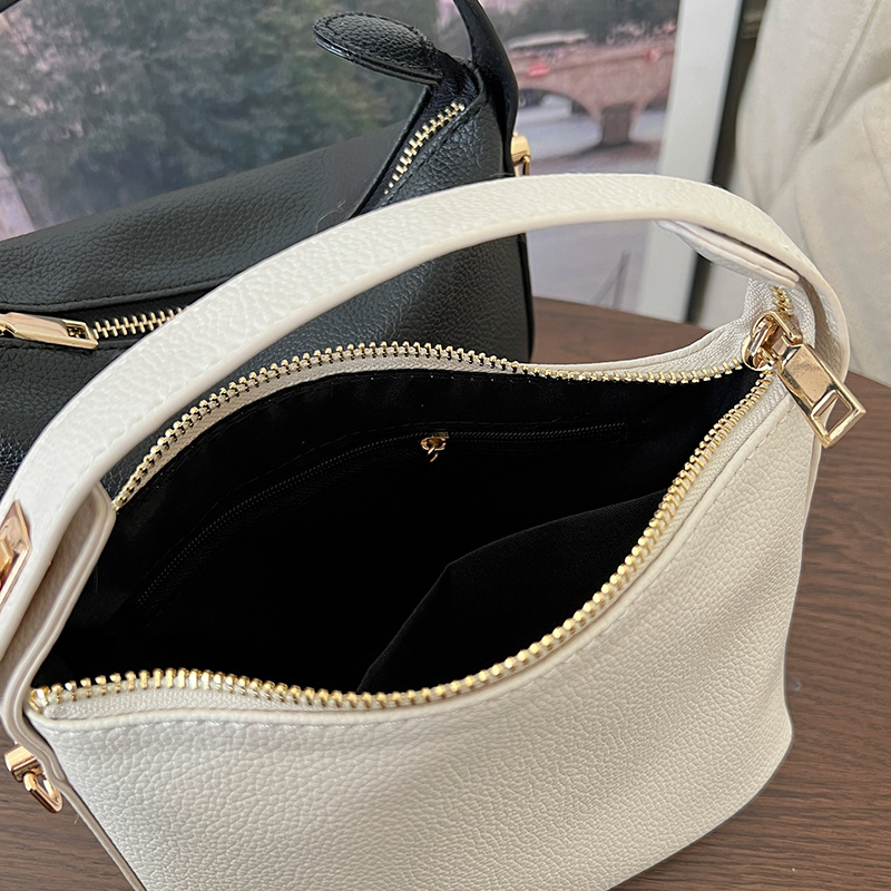 Design für Damen Herbst/Winter Neue Lunchbox Cloud Handheld Casual Kleine Quadratische Umhängetasche mit einer Schulter_voghion.com