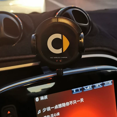Car phone holder, old 453 wireless charger 451