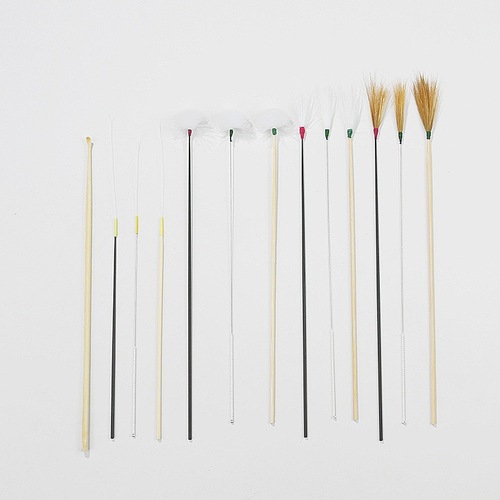 Plastic-sealed disposable ear-picking tool set for ear-picking shop technicians, ear spoon with bamboo handle, silver needle, chicken goose feather stick, horsetail