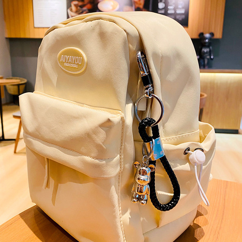 Creative metal bear keychain exquisite cartoon bear waist key pendant key ring ring manufacturer wholesale