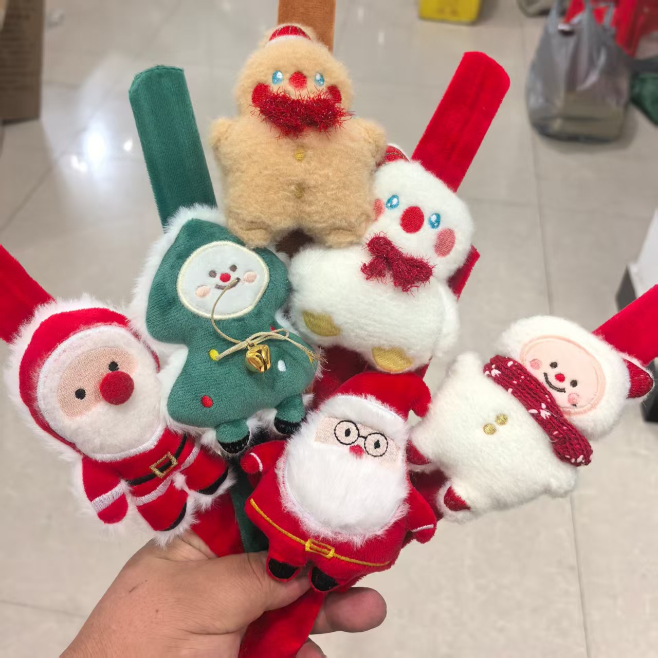 卡通毛绒圣诞节玩偶公仔可爱圣诞老人圣诞树雪人包包挂件啪啪圈
