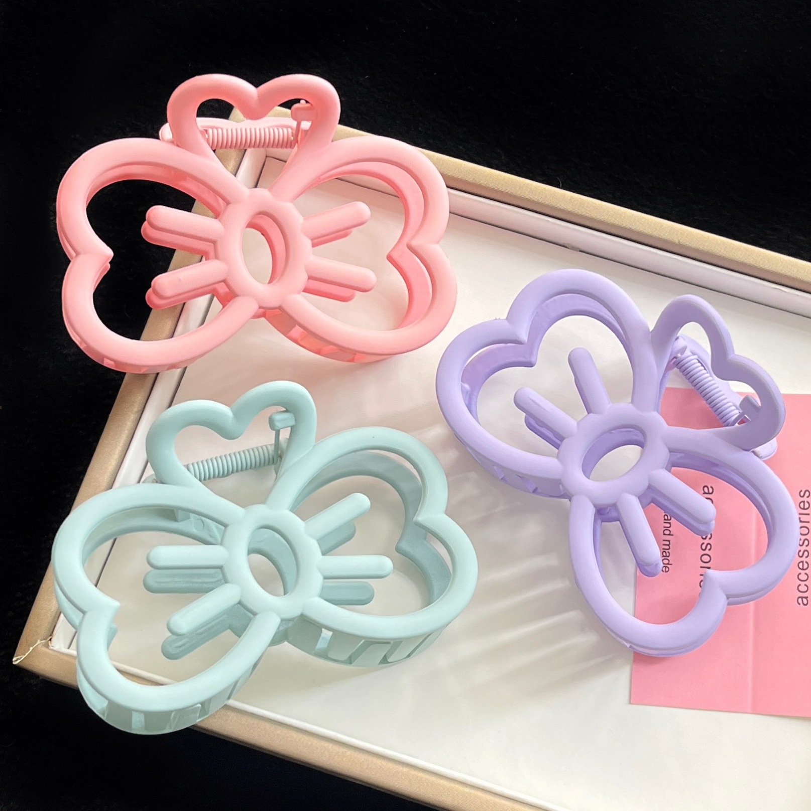 Casual and Cute Bow Hairpin with Hair on the Back of the Head, Girly Shark Clip, Hairpin Headgear with Multiple Hair Volume
