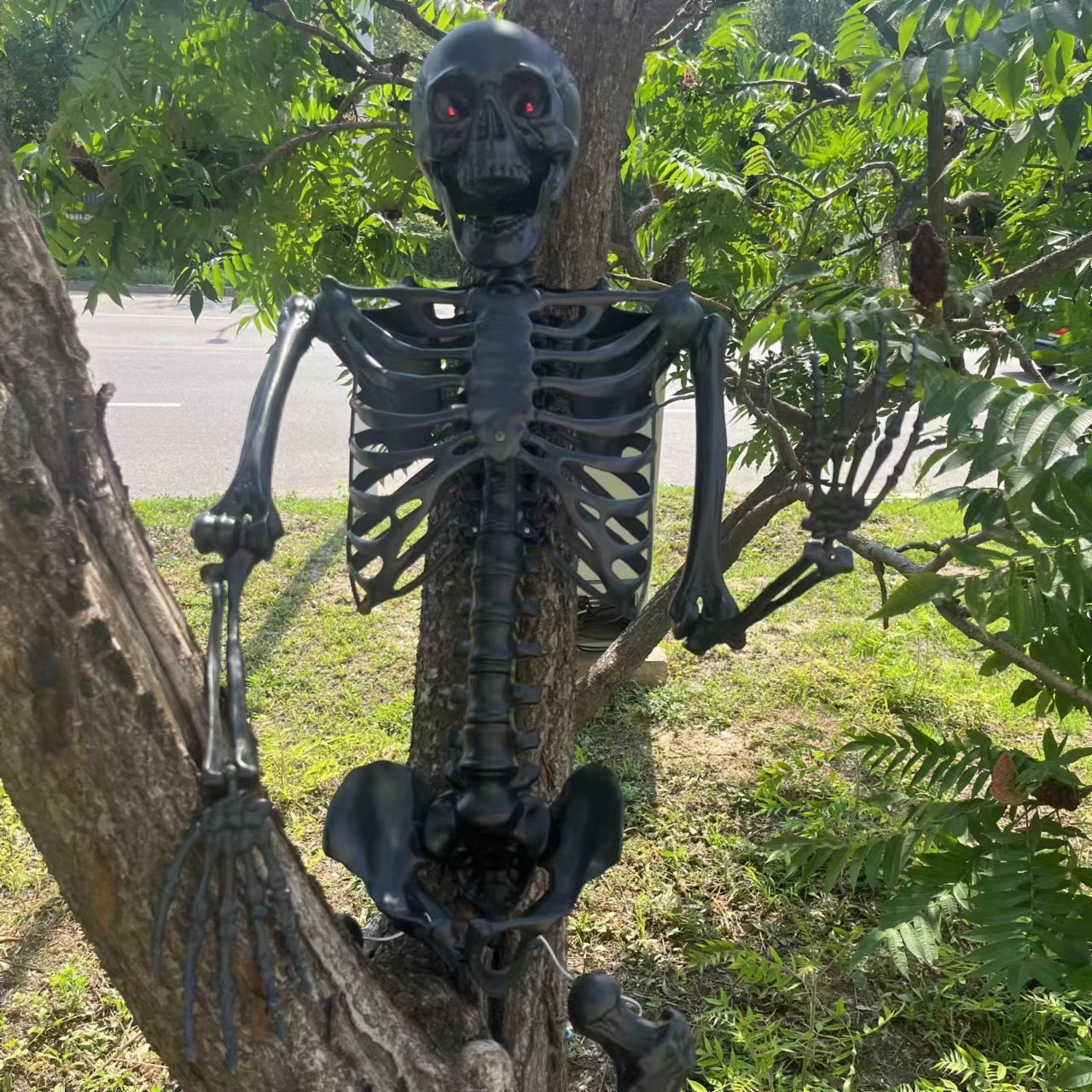 Nuevo producto explosivo Amazon comercio electrónico Halloween esqueleto esqueleto colgando fantasma cuerpo humano negro 170 estante de props esqueleto