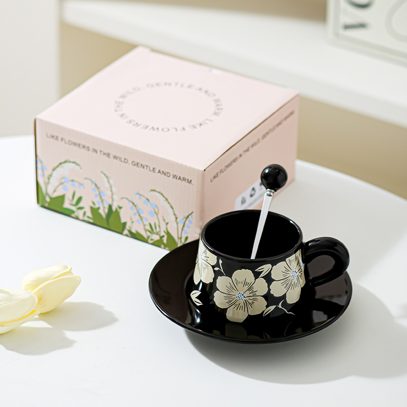 Trabajadores de oficina creativos Té de la tarde Taza de café Juego de platillos Taza de cerámica Sentido de alta gama Taza de regalo para recién casados