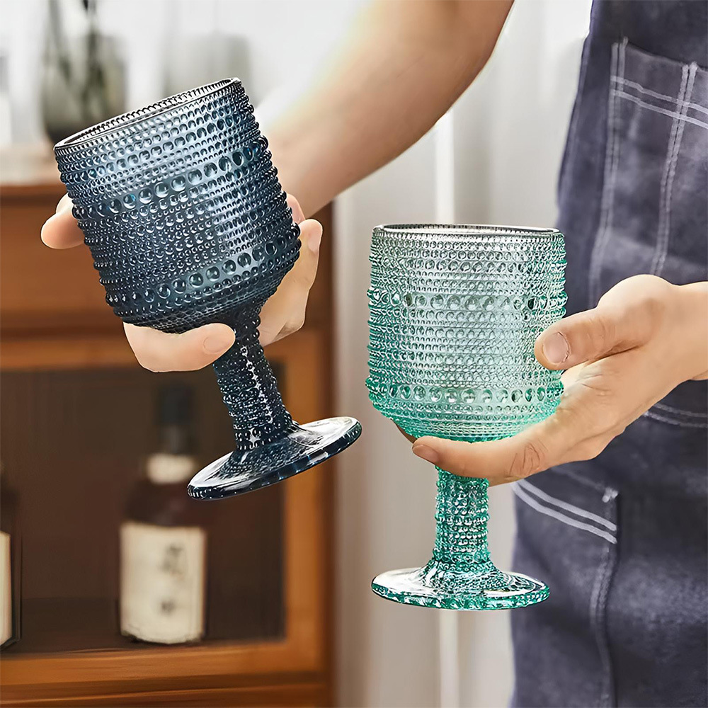 Copa de vino tinto retro Jinbaijia Copa de vidrio en relieve grueso de color Copa de jugo de banquete de bodas con cuentas de cristal francés