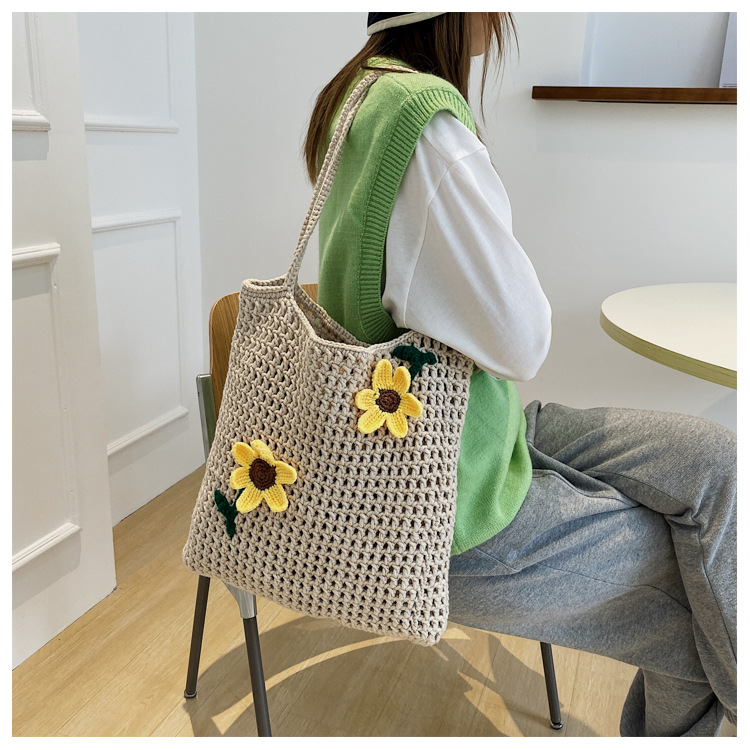 Women's Medium Straw Flower Streetwear Open Shoulder Bag display picture 3