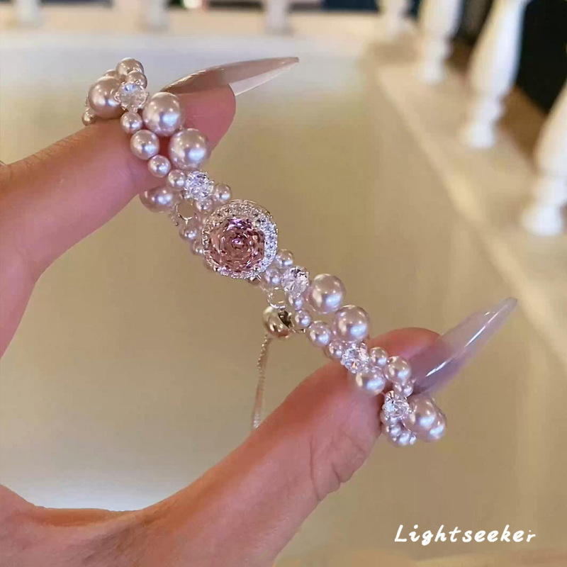 French Style Sparkling Pink Rose Sparkling Diamond Pearl Bracelet for Women, Sweet, Fashionable, Exquisite and High-Looking Hand Jewelry