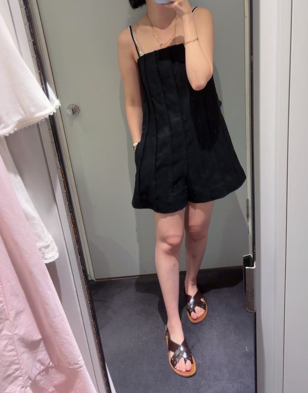 Nordic style! Standard fit pleated linen jumpsuit in black, a new arrival for summer 2026, perfect for export women.