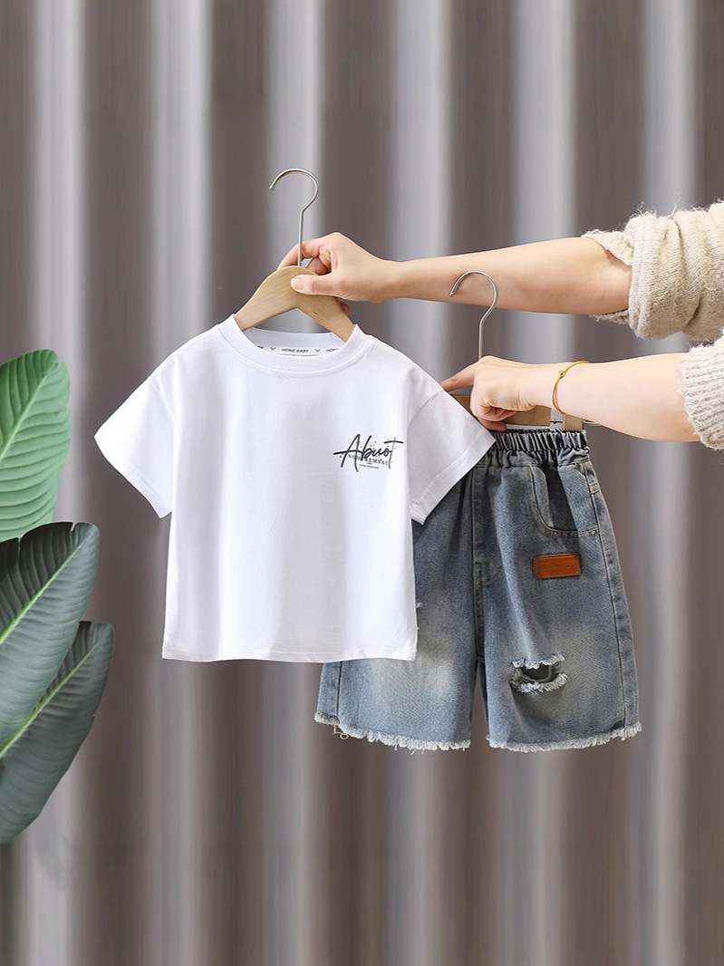 7128 Traje de manga corta de verano para niños Camiseta estampada de moda para niños guapos y guapos