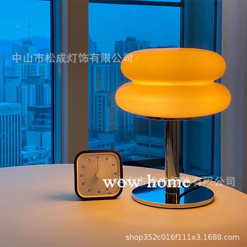 Wholesale American retro table lamp pleated simple bedroom bedside study ins girls Nordic creative small table lamp