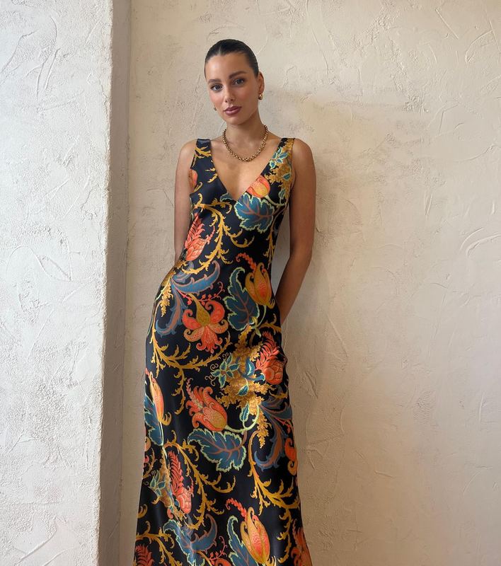 2023 Cross-border Hot Forging Printed Dress Fashion Sexy V-neck Long Dress European and American Hot Pattern