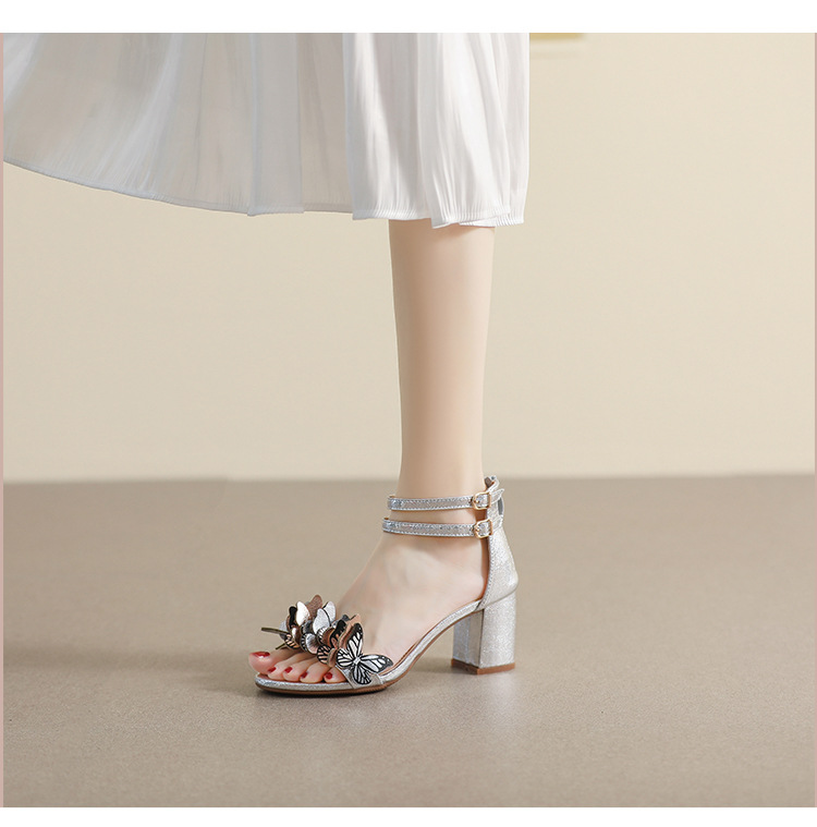 Sandals Women's Summer 2023 New Thick Heel With a Bow Design Sense Niche high heels large size 41-43_voghion.com