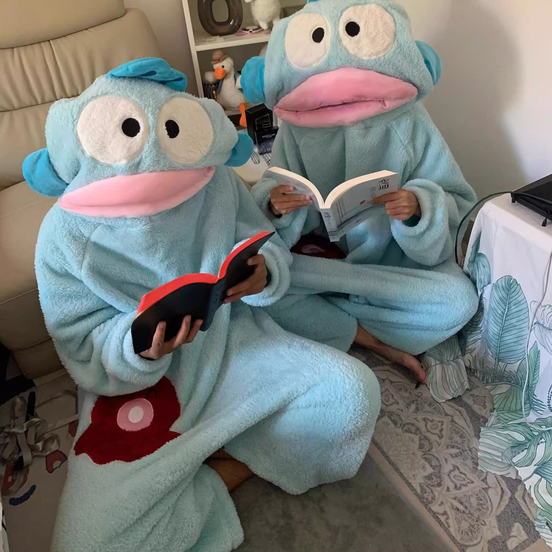 Pijama con capucha de diseño “fresa” y personajes – Forro polar, admite envío directo