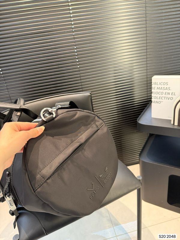 新品puレザー男女旅行バッグ円筒防水ハンドバッグ大容量飞行机荷物バッグスポーツフィットネスバッグ|undefined