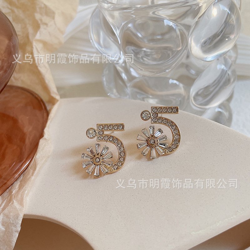 s925银针时尚数字花朵锆石耳环欧美风设计轻奢气质耳钉女厂家批发