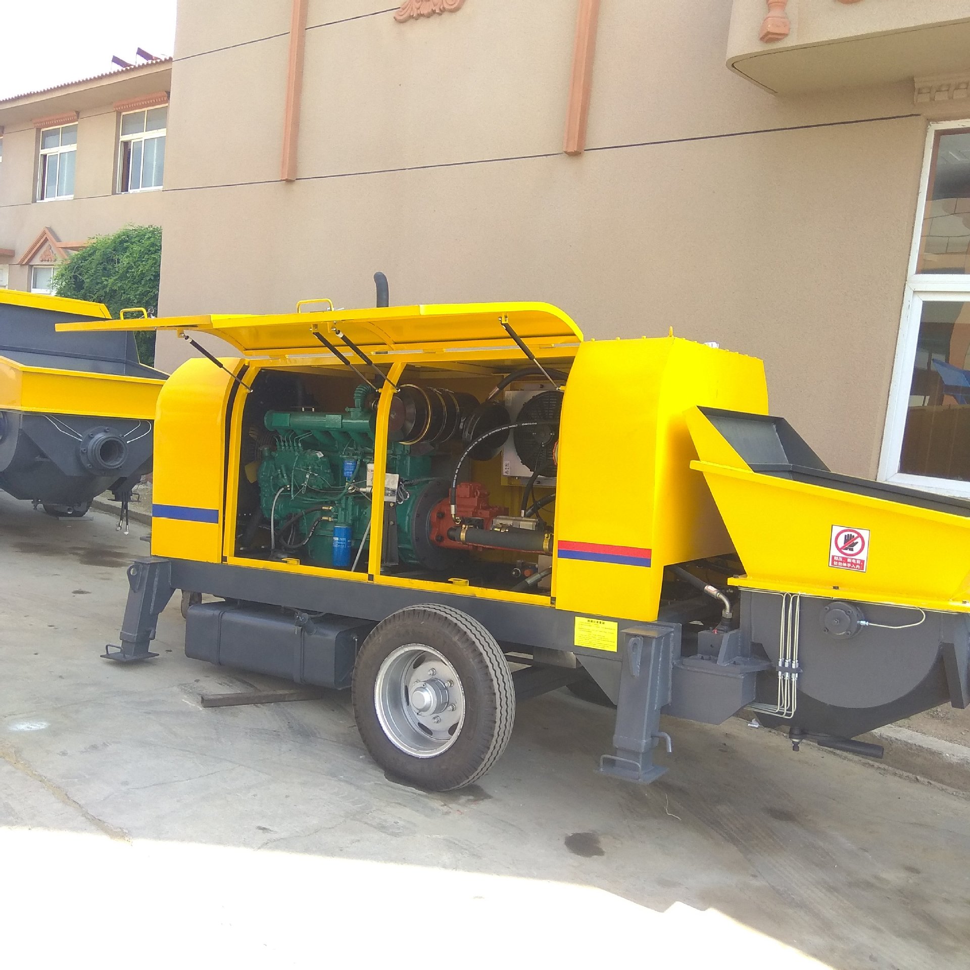 山东HBT60S1213-82R混凝土输送泵 柴油地泵 柴油输送泵 柴油拖泵