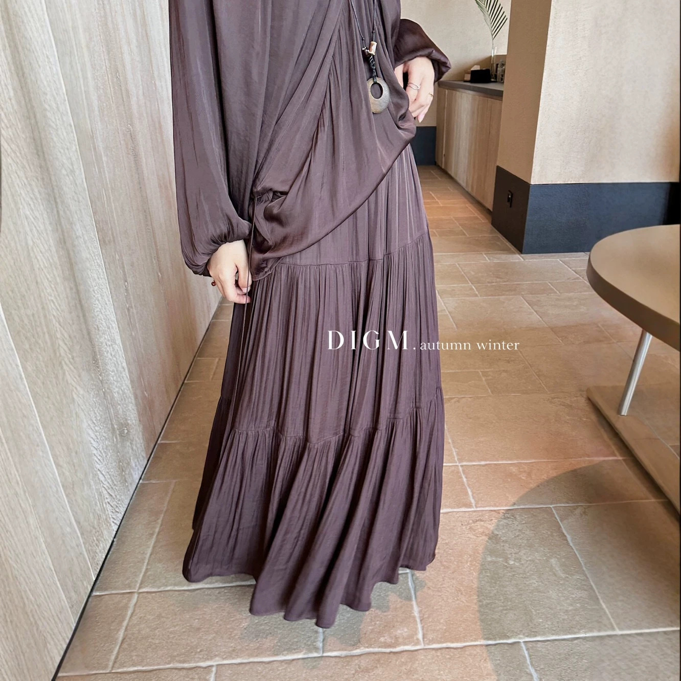 New Autumn Arrival: [DIGM] Minimalist, Sophisticated, Relaxed Fit, Solid Color Textured Pleated Full Hem High Waist Slimming Skirt