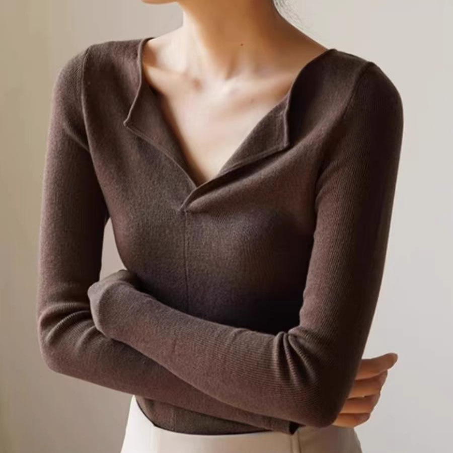 安可拉红纯色剪刀领修身t恤上衣女秋季新款减龄纸片人针织打底衫