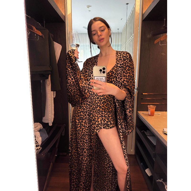 [Ready Stock] Retro Leopard Print High-End Pure Desire Suspender Pajamas for Women Summer Thin Skin-Friendly Home Clothes Three-Piece Set