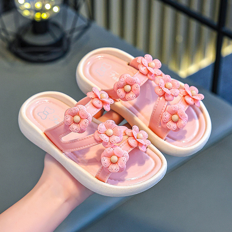 2025 verano niñas bañar suela suave antideslizante dibujos animados pequeñas flores zapatillas para niños zapatillas pisar mierda