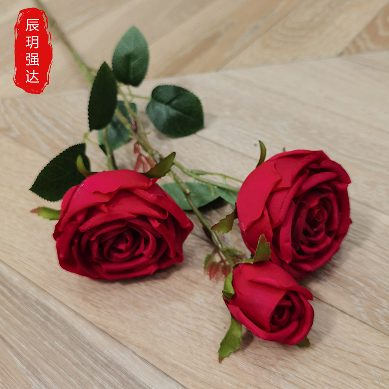 Three-headed royal rose wedding decoration simulation rose wedding hotel scene arrangement home decoration table flowers 2
