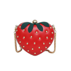 イチゴバッグ新しいかわいい形甘い女性バッグ pu ファッション多用途バッグリベットショルダーメッセンジャーチェーンバッグ