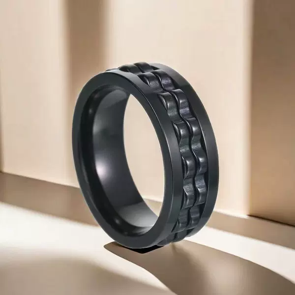 Black ring with gears, 36