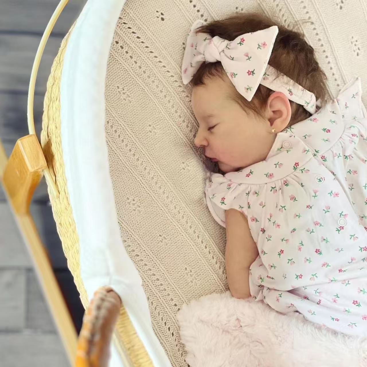 Hable con estampado NPK de 19 pulgadas muñeca de simulación hecha a mano Laura para regalar juguetes navideños para niños