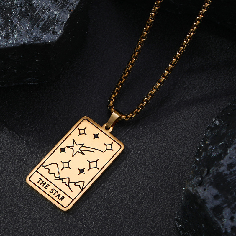 Suministro transfronterizo de acero inoxidable joyería nicho diseño sentido tarot colgante collar de acero de titanio suéter cadena fábrica al por mayor