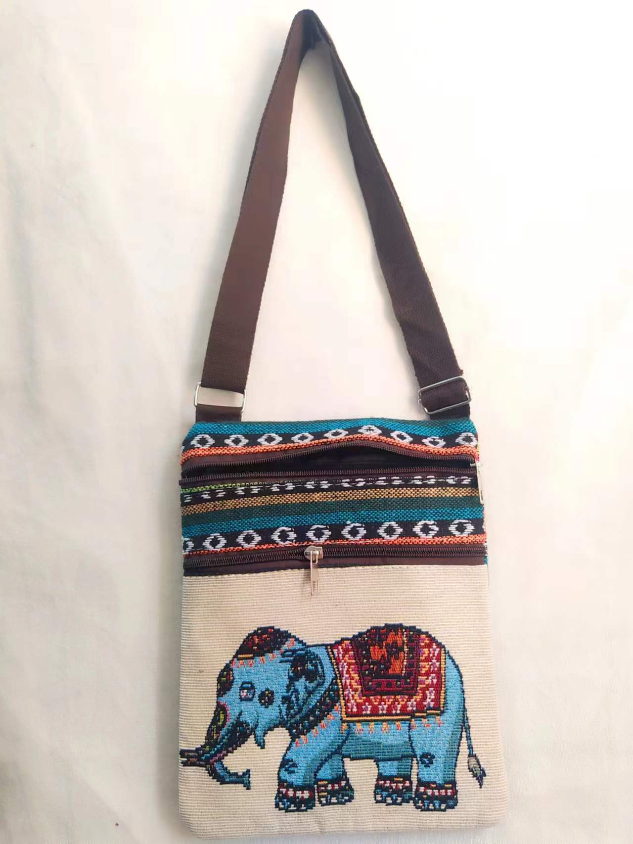 Estilo étnico bordado elefante dibujos animados bolsa de mensajero Dai bolsa de hombro de viaje de las mujeres teléfono móvil bolsa de hombro lateral