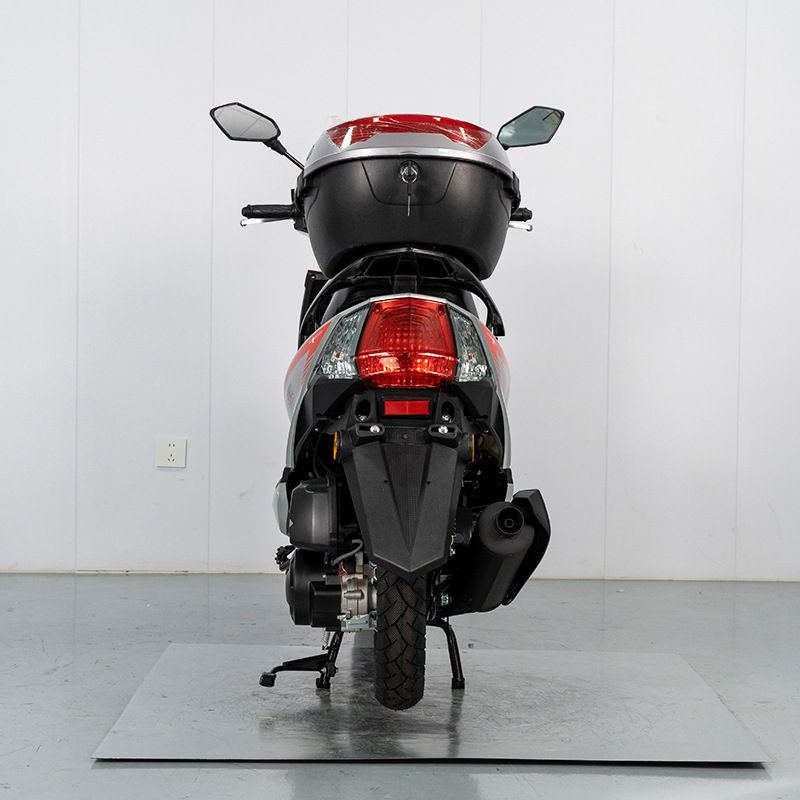 Exportaciones transfronterizas de tres generaciones de motocicletas de gasolina pedales de motocicletas de doble viaje motocicletas cool motocicletas al por mayor