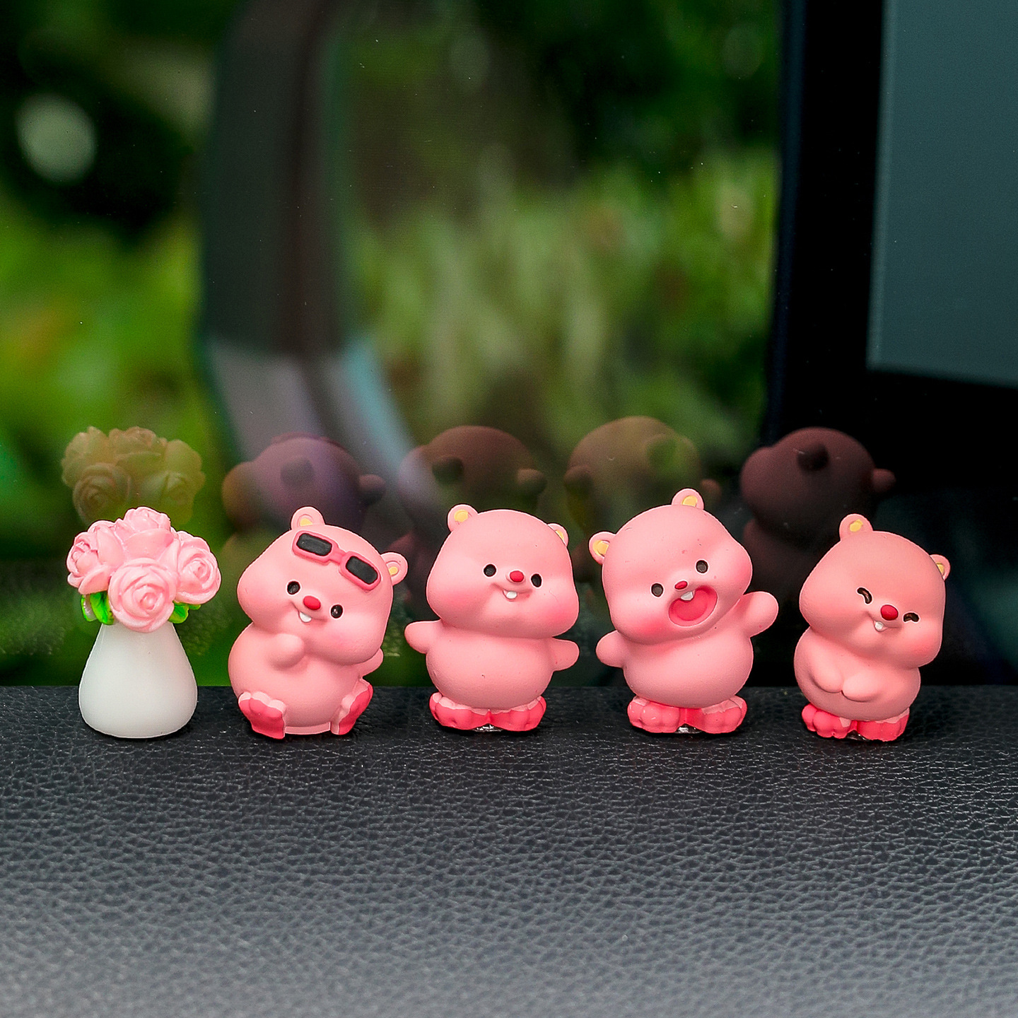 Cute Mini Beaver Car Center Console Screen Healing Decoration Car Interior Decoration Ornaments Car Ornaments