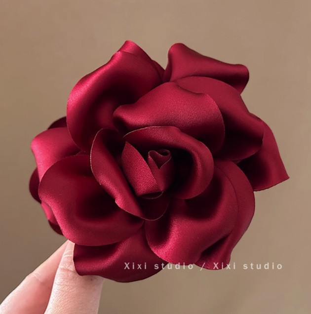 Red crab pin, flowered