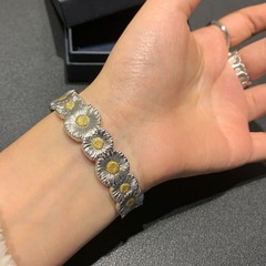 S925 スターリングシルバーデイジーブレスレットブラティチエラス気質レトロ権志龍同じスタイルのライト高級ファッションブレスレット