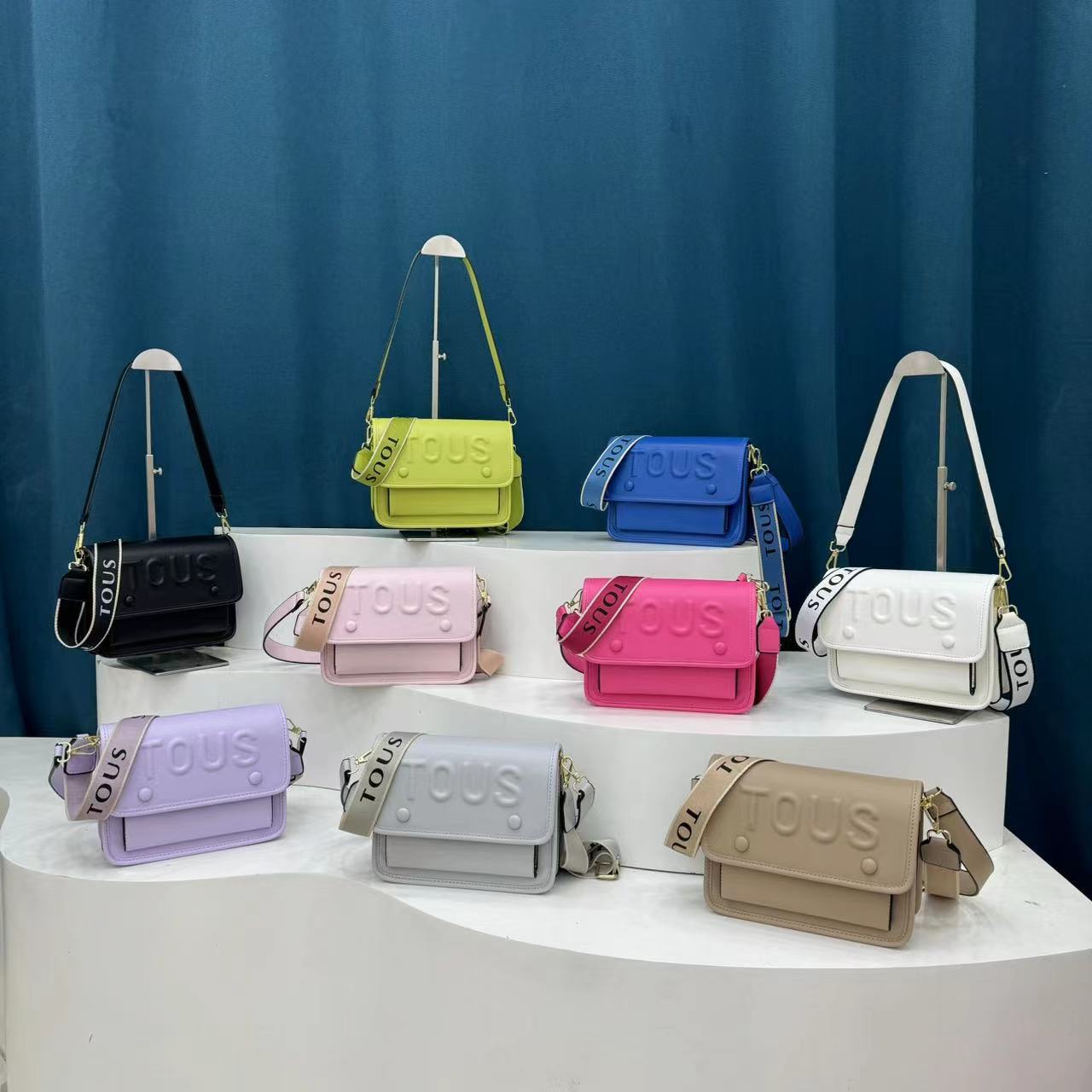 Borsa piccola transfrontaliera da donna 2024 nuova tendenza moda borsa da donna borsa a tracolla con catena a tracolla lettera piccola borsa quadrata_voghion.com