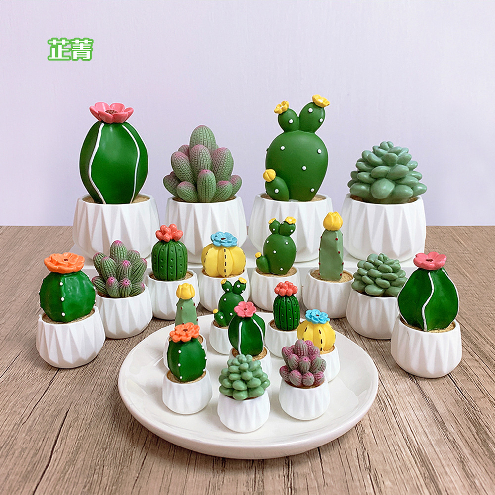 Simulated Cactus Car Ornaments Succulent Resin Decorative Ornaments Home Office Desktop Computer Decoration Crafts