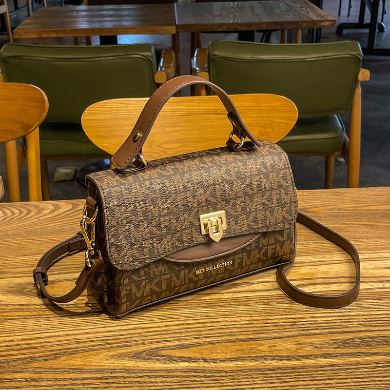 Mk F Bag Women's 2024 New Fashion Summer Shoulder Crossbody Bag Satchel Small Square Bag Crossbody Versatile Ins