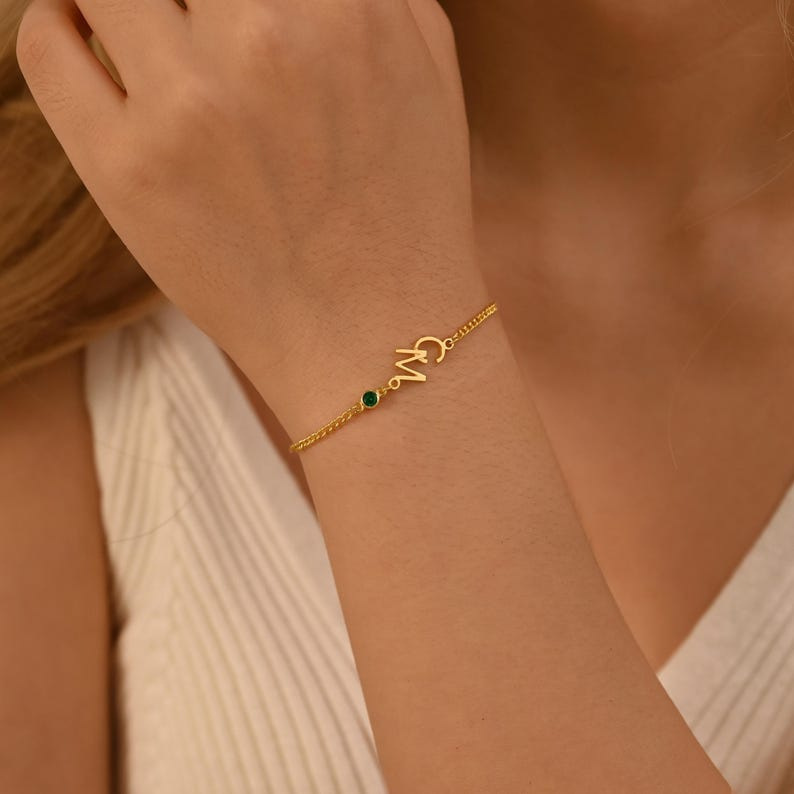 European and American cross-border personalized couple bracelets with interlocking initial letters, stainless steel Cuban chain, and birthstone charms European and American cross-border personalized couple bracelets with interlocking initial letters, stainless steel Cuban chain, and birthstone charms