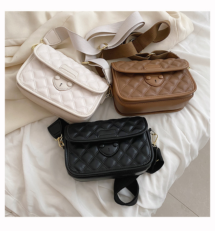 New Rhombus Embossed Solid Color Wide-band Messenger Small Square Bag 23*6*16cm display picture 3