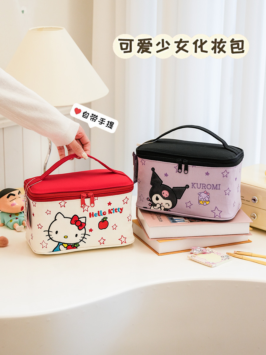 Sanrio Kitty Square Bags de maquillaje mujeres bordadas portátiles de gran capacidad de viaje lindas bolsas de almacenamiento bolsas de lavado