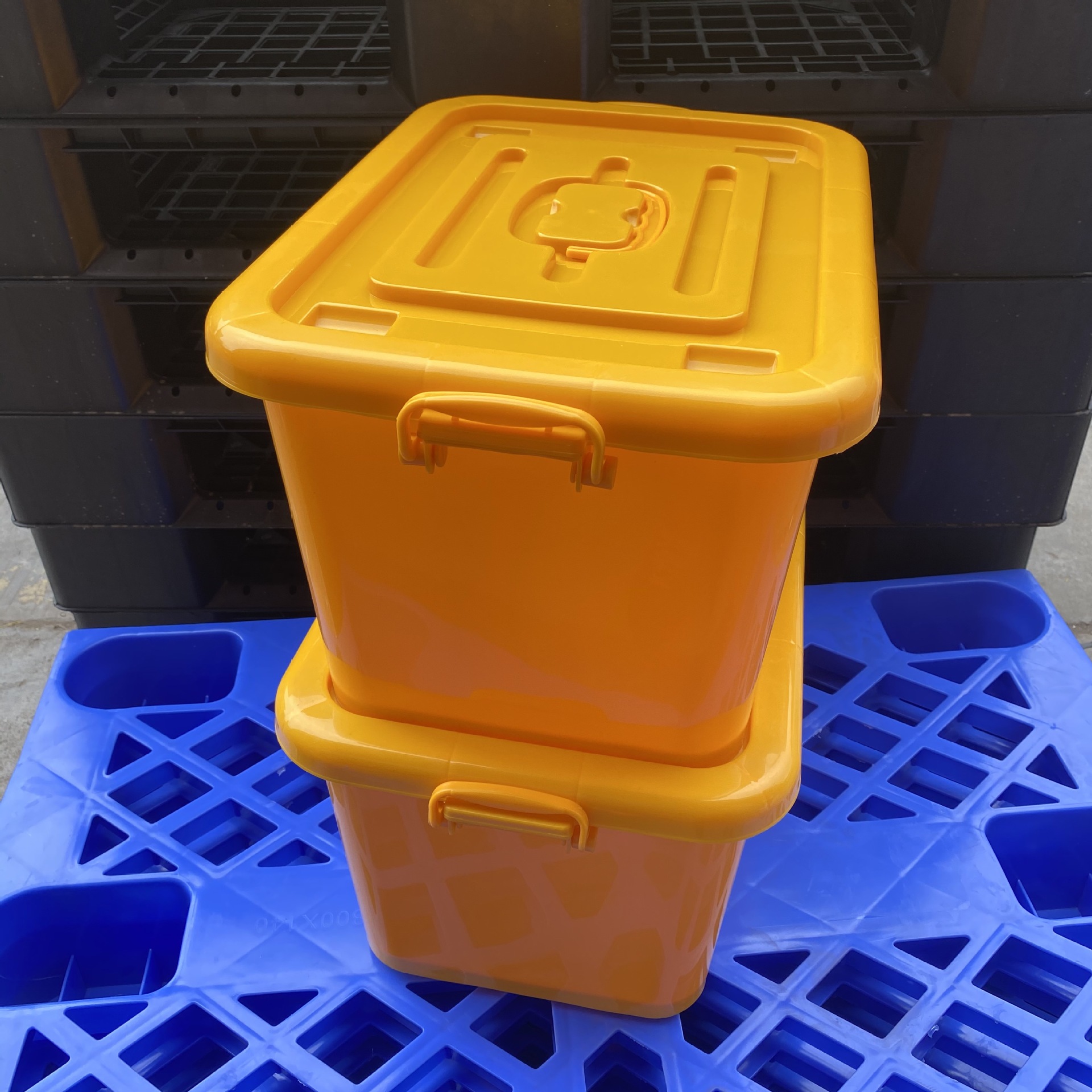 供应深圳黄色储物箱医疗废物周转箱40升60升100升医疗整理箱加厚