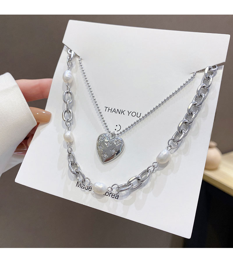 European And American Double-layer Titanium Steel Necklace Retro Pearl Sweater Chain display picture 3