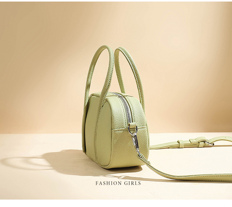 Women's All Seasons Pu Leather Solid Color Elegant Square Zipper Handbag Square Bag display picture 2