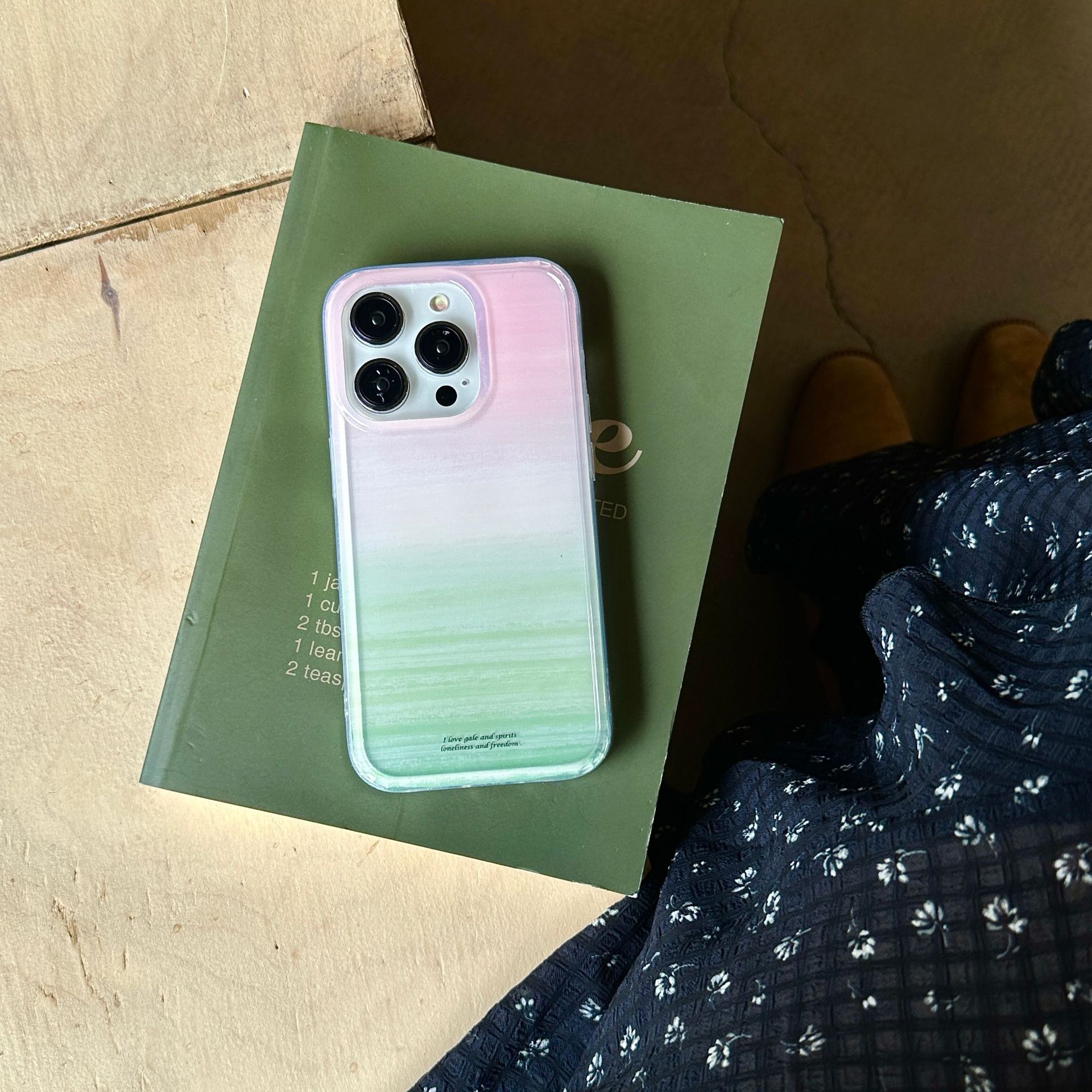 Pequeñas flores tridimensionales frescas para Apple 16ProMax funda para teléfono móvil 15Pro Gradiente 14/13 Nueva mujer 15PM