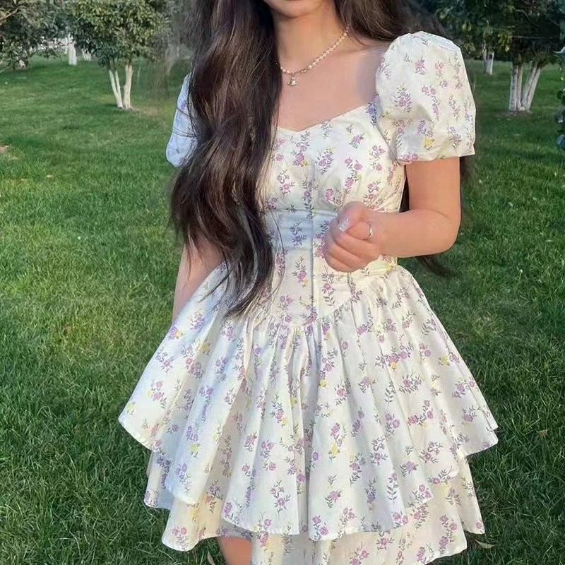 Новое платье весна-лето 2025 в корейском и японском стиле: нежное женское платье с цветочным принтом, приталенное, стройнящее фигуру, в стиле «жидкая роза» (Zhizhi Grape).