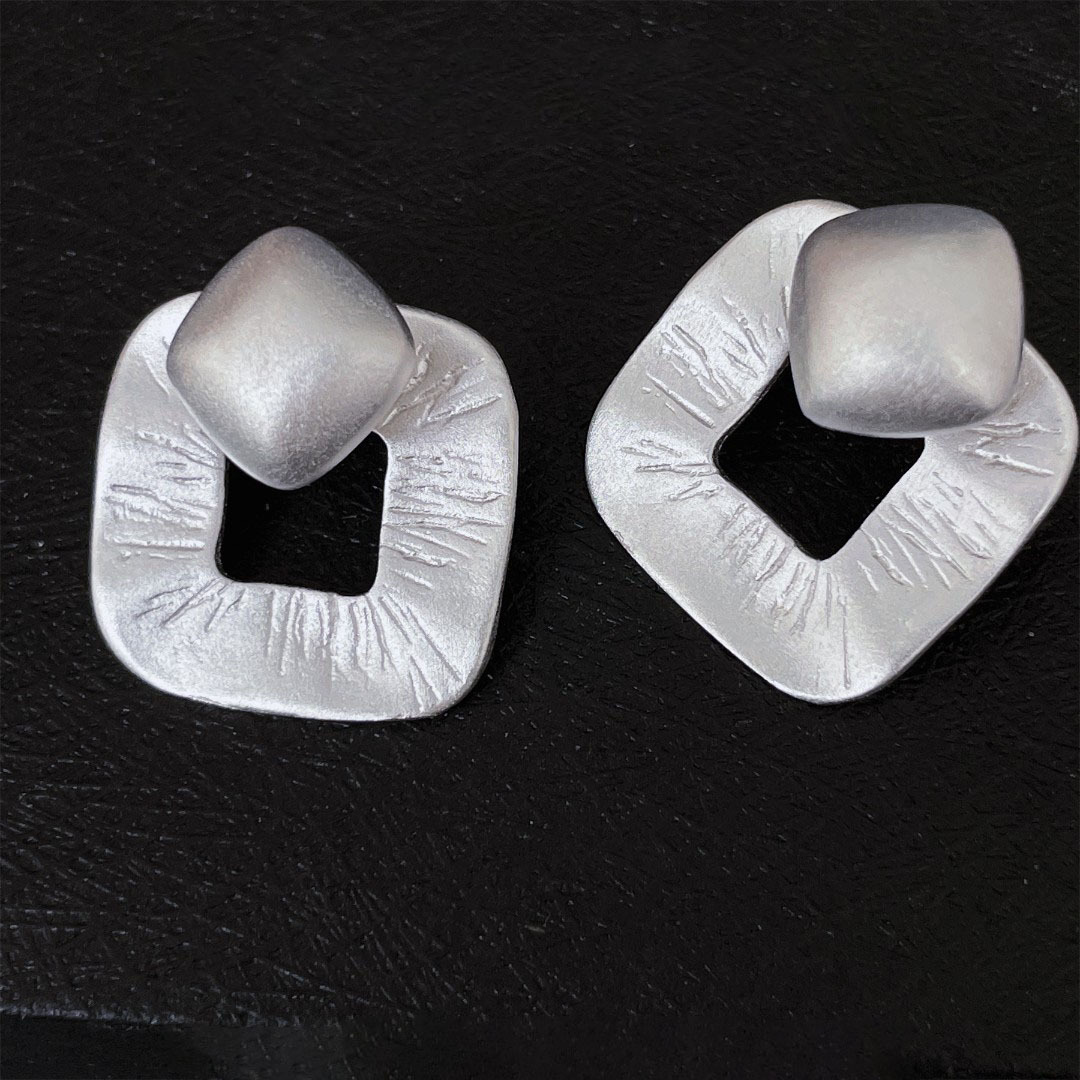 O1CN01iwalh61IdZZsFAm70_!!2213